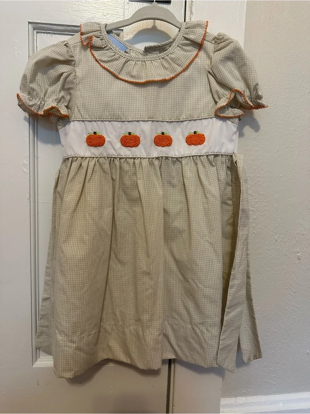 Girls 4T Beige Gingham Pumpkin Smocked Dress